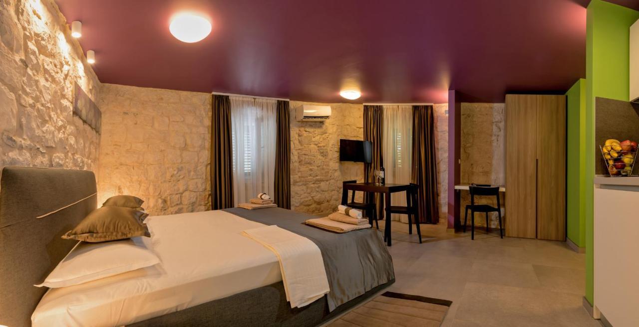 Annie'S Stone Studio & Room Split Exterior foto